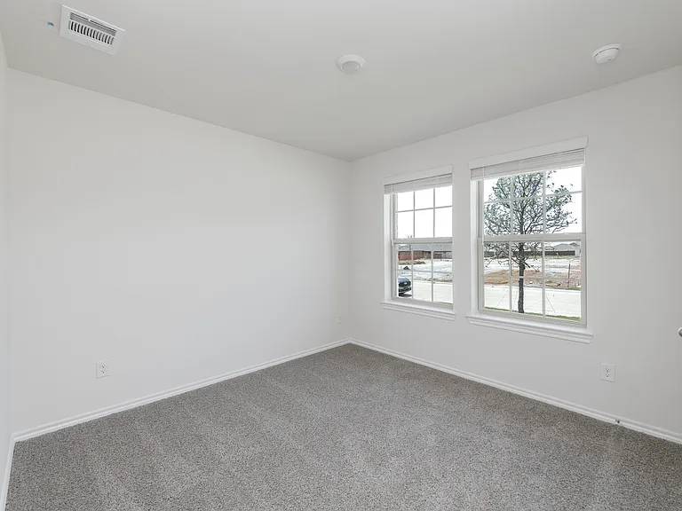 3917 Amethyst Dr — Photo 6