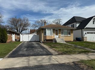 929 S Kirk Ave, Elmhurst, IL 60126