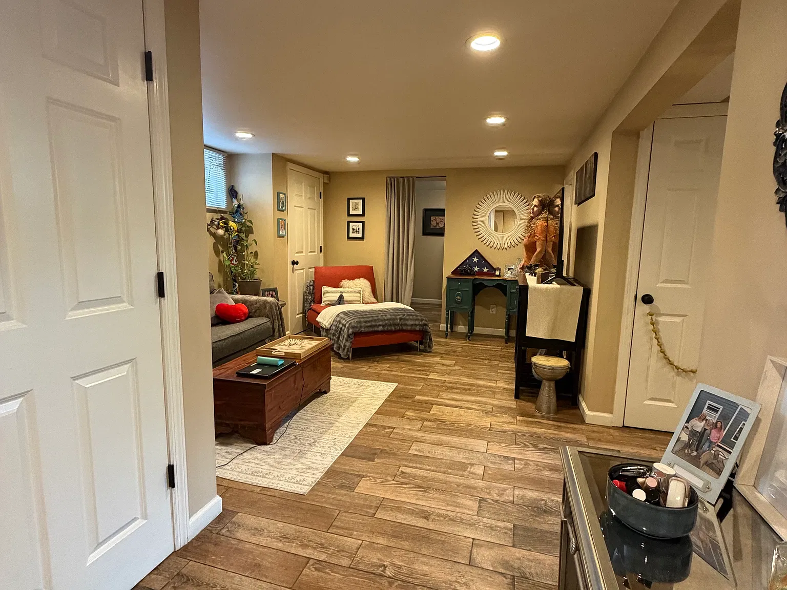 1 bed, 915 sqft, $2,400 — Photo 2