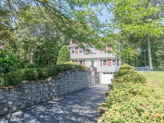 4th image of 10 Pinehurst Dr