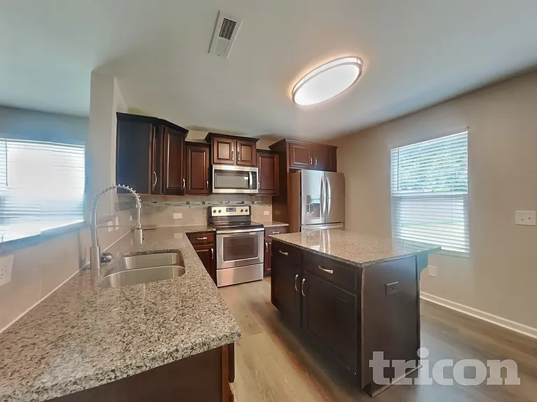 1037 Bitting Hall Cir — Photo 7