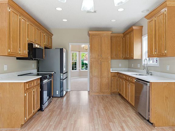 5th image of 8752 Evangeline Dr