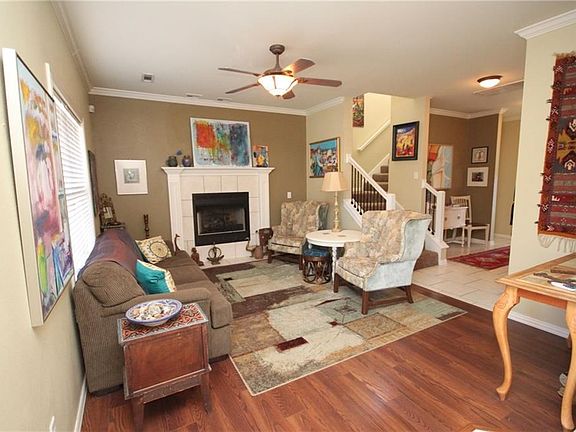2nd image of 1414 NE Dysart Woods Ln