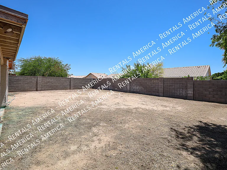 16195 W Lincoln St — Photo 33