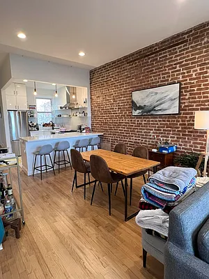 Rented by EXR | media 11