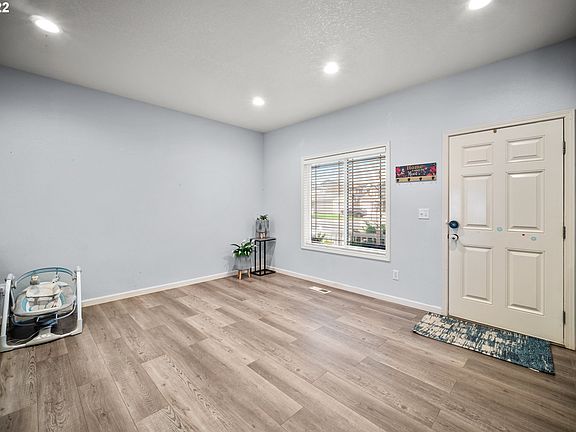 4th image of 12720 NE 51st St