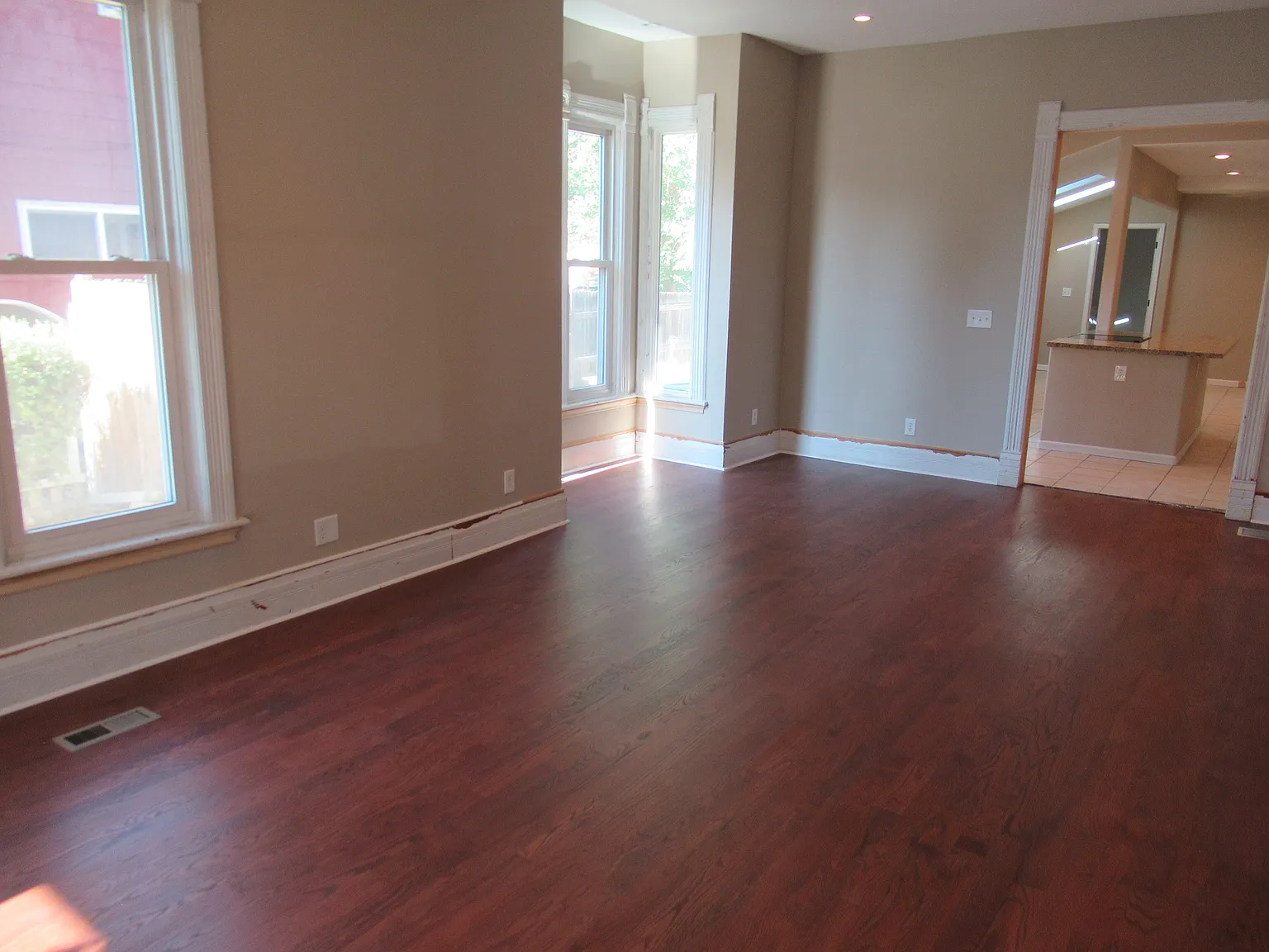 3 bed, $3,650 — Photo 4