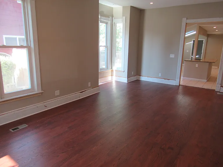 5859 S Curtice St — Photo 4
