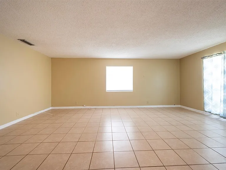 930 Mandarin Isle — Photo 9