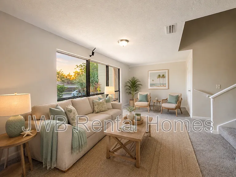 226 Spruce St — Photo 8