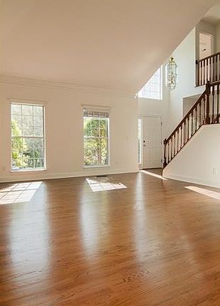 3rd image of 6136 Oxwynn Ln