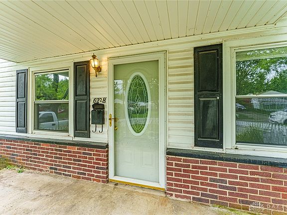 2nd image of 6228 Lorimer St