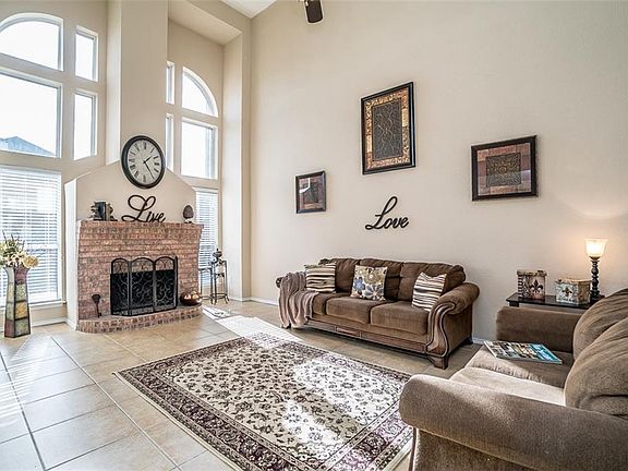 3rd image of 1822 Lake Tawakoni Dr