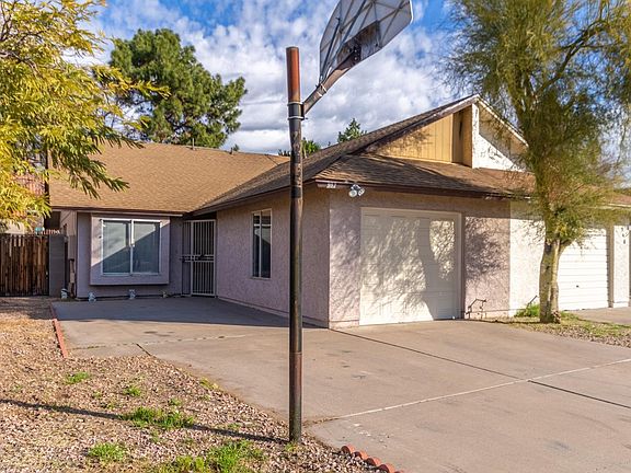 2nd image of 952 W Emelita Cir