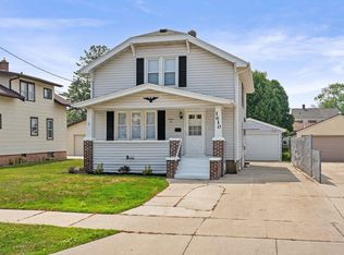 1610 S 14th St, Manitowoc, WI 54220