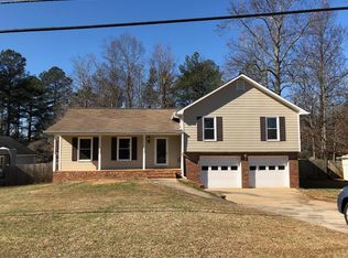 1590 Plunketts Rd, Buford, GA 30519