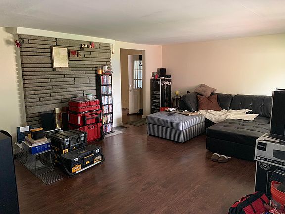 5th image of 5971 Main St