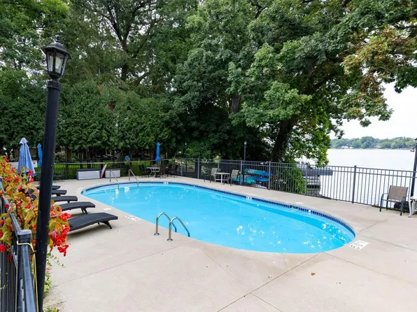 320 E Pleasant STREET, Oconomowoc, WI 53066