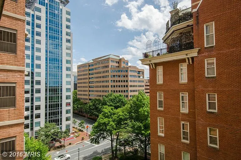 7500 Woodmont Ave #8 — Photo 1