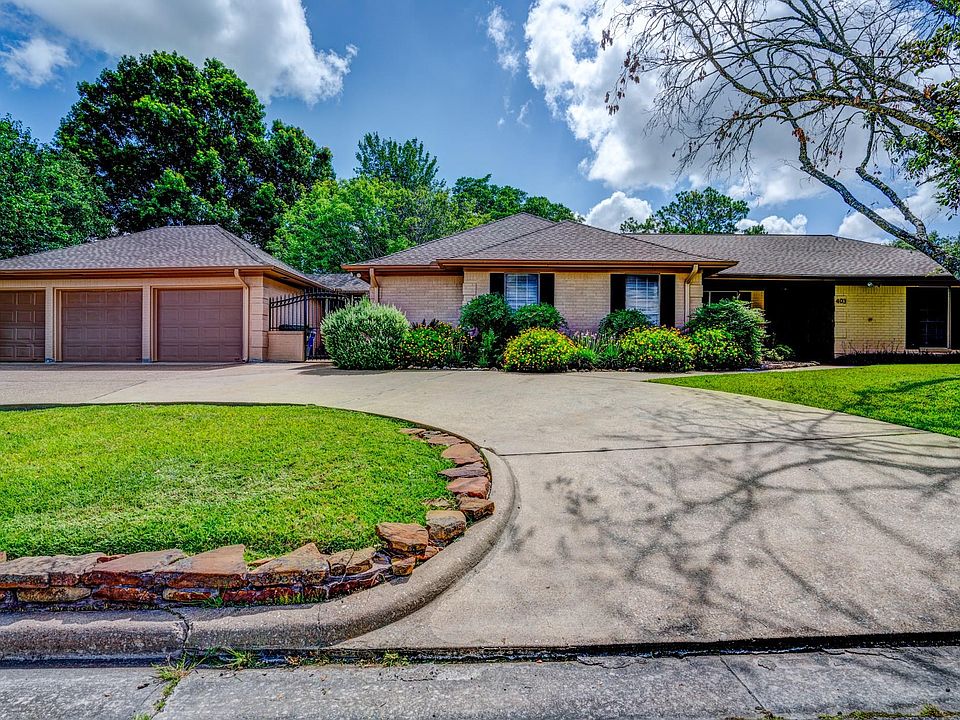 1st image of 403 Brookhollow Dr