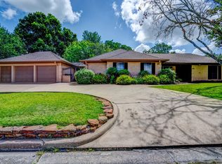 403 Brookhollow Dr, Huntsville, TX 77340