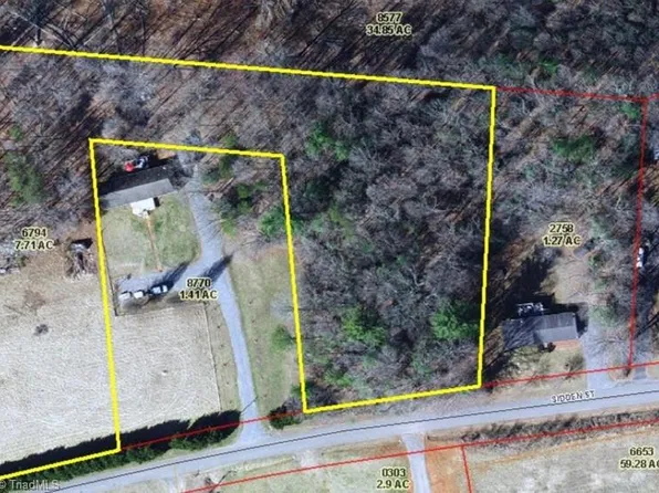 Sidden St, Mount Airy, NC 27030