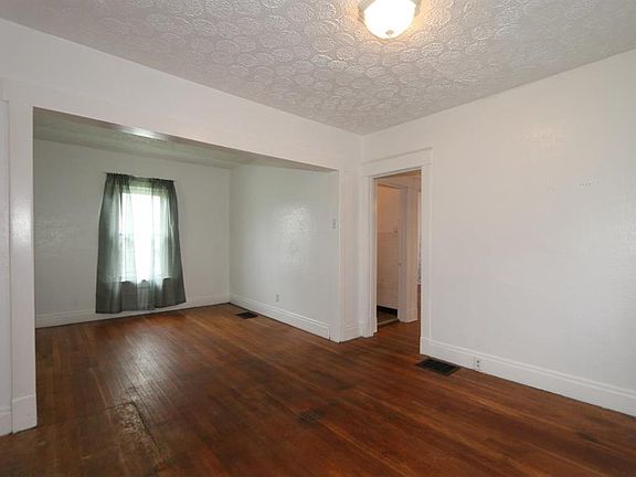4th image of 2413 Grand Ave