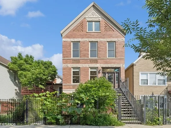 2930 N Gresham Ave, Chicago, IL 60618