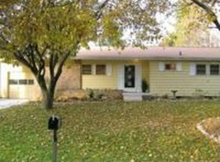 3628 Aragon Dr, Lansing, MI 48906