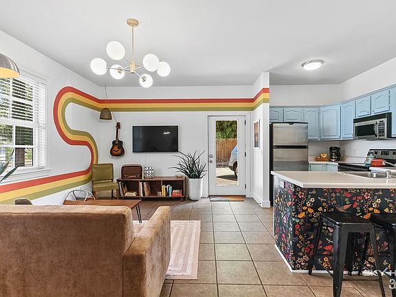 3rd image of 204 N Shipley Aly APT 103