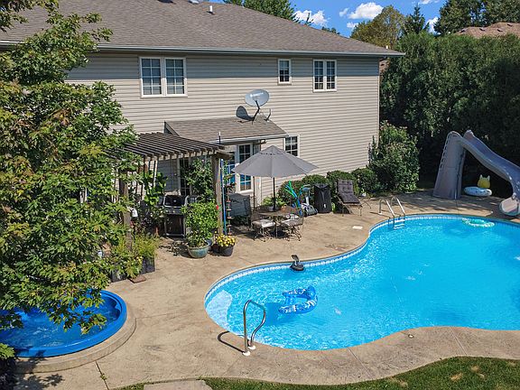 4th image of 2916 Sharon Dr