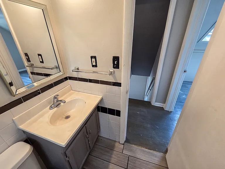 151 Mahoning Dr — Photo 36