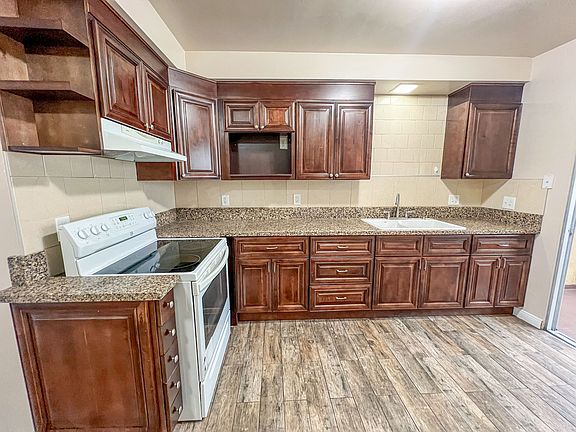 3rd image of 823 N Market St #6