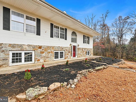 2nd image of 7962 Woodland Dr