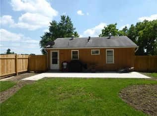 11410 E Peery St, Independence, MO 64054