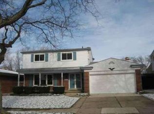 23237 Robert John St, Saint Clair Shores, MI