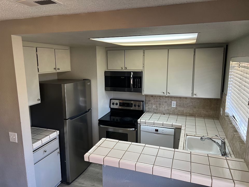 1st image of 325 Standiford Ave APT 8