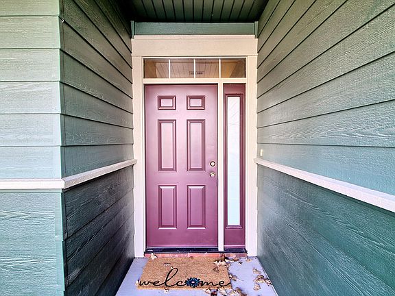 3rd image of 724 Shore Cir #B