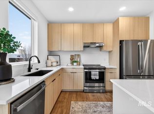 2320 S Broadway Ave #B107, Boise, ID 83706