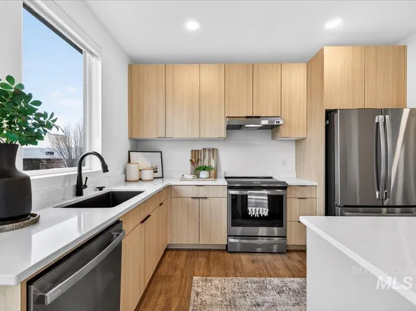 2320 S Broadway Ave #B107, Boise, ID 83706