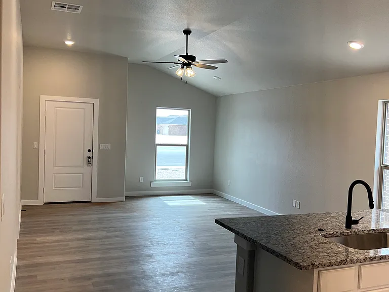 301 Farmstead Ln — Photo 4