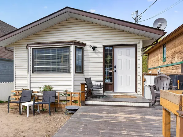1018 Hillside Ave, Chase, BC V0E 1M0