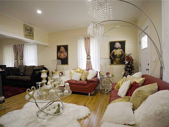 3rd image of 516 Hawley Ave