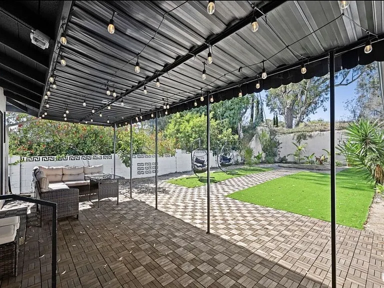 2617 S Beverly Dr — Photo 61