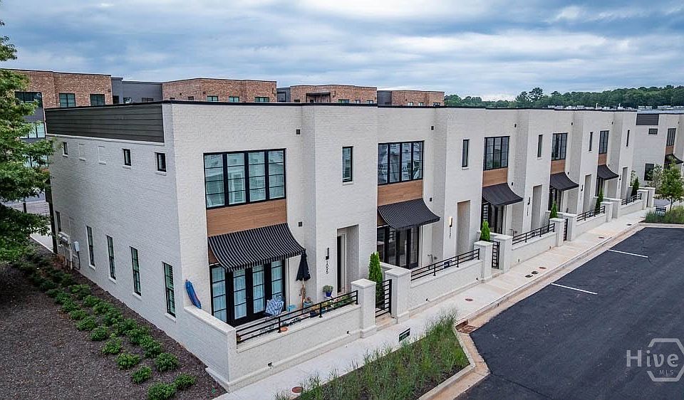 1st image of 1121 Watson Lane