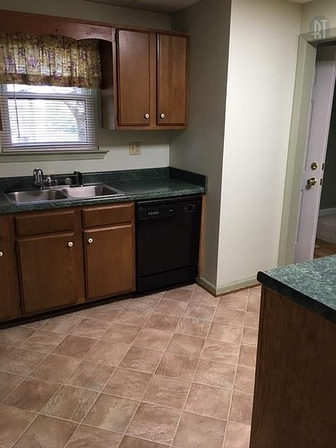 2nd image of 510 Macfie Ct