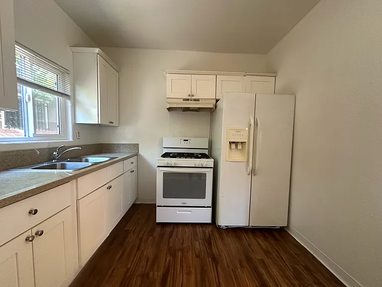 1033 Hoffman Ave #12 — Photo 23