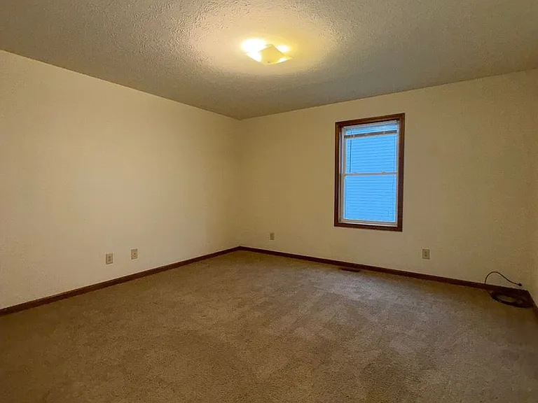 211 Stonewall Ct — Photo 15