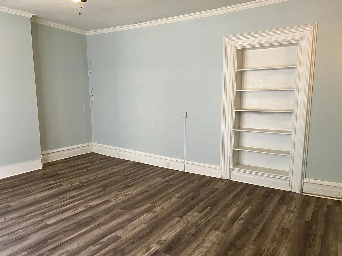 Unit Photo - 141 E Front St #3