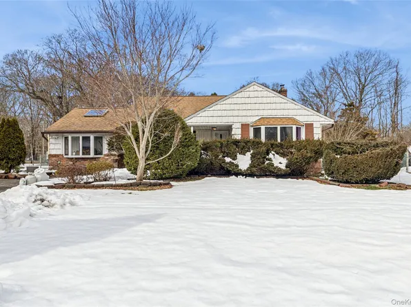 15 Walnut Street, Centereach, NY 11720